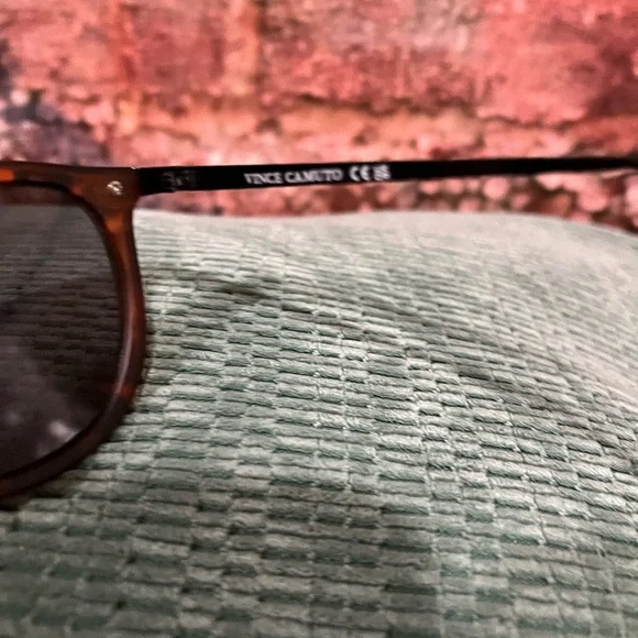 NEW VINCE CAMUTO 100% UAV ABSORPTIVE SUNGLASSESTIVE TORTOISE SHELL  R - Picture 5 of 7